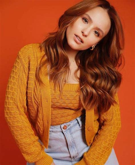 larissa manoela pelada|Larissa Manoela nua! Atriz aparece pelada em capa de revista e .